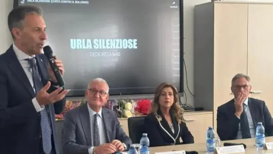 images Convegno FSP a Catanzaro su bullismo e cyberbullismo, Brugnano: “Il silenzio, dinanzi alla sofferenza, non è mai una risposta”