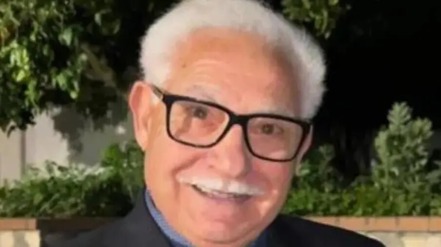 Il documentario di Attanasio ispira lo scultore Verrino nella realizzazione di un busto del regista De Seta images Il documentario di Attanasio ispira lo scultore Verrino nella realizzazione di un busto del regista De Seta