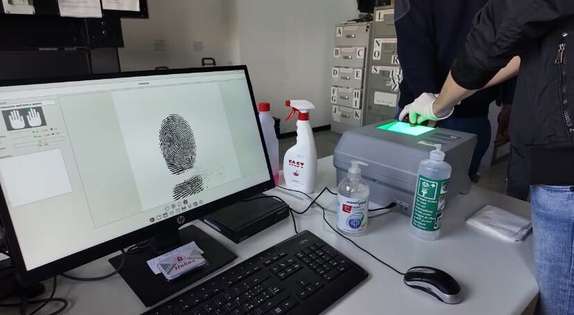 Immigrazione irregolare: il questore di Catanzaro "trattiene" un cittadino straniero pericoloso images Immigrazione irregolare: il questore di Catanzaro "trattiene" un cittadino straniero pericoloso