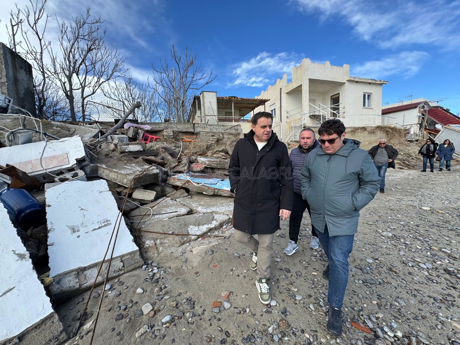 images Maltempo a Simeri Mare, sopralluogo di Polimeni: "Massimo risalto a un territorio colpito duramente"