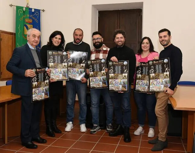 images Petrizzi, consegnato il calendario 2025 ideato e realizzato dall’Accademia dei Bronzi