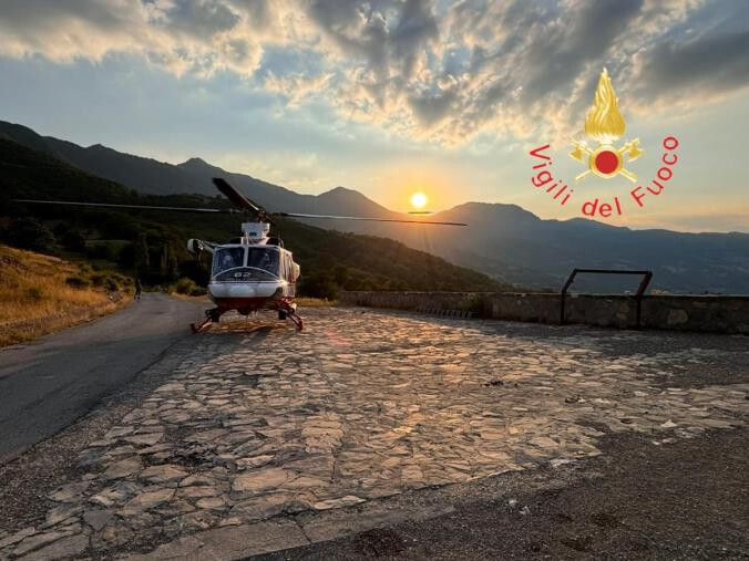 Recuperati 2 anziani escursionisti dispersi sul Pollino images Recuperati 2 anziani escursionisti dispersi sul Pollino