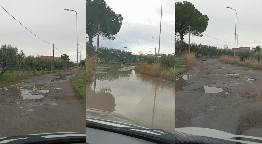 images Strade groviera a Sellia Marina, residenti esasperati chiedono rapidi interventi 