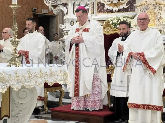 images Catanzaro, il vescovo Maniago celebra la messa in suffragio del Santo Padre Francesco