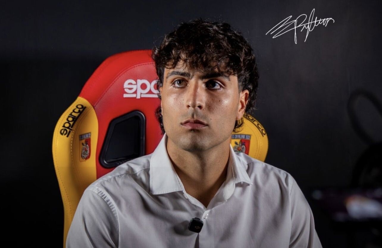 Catanzaro, ufficiale l’arrivo di Niccolò Postiglione: contratto fino al 2030 images Catanzaro, ufficiale l’arrivo di Niccolò Postiglione: contratto fino al 2030