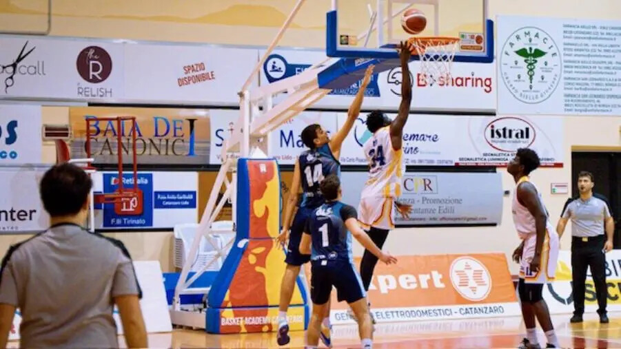 images Basket, strepitosa vittoria in rimonta dell'U19 al Pala Pulerá contro la corazzata Napoli 