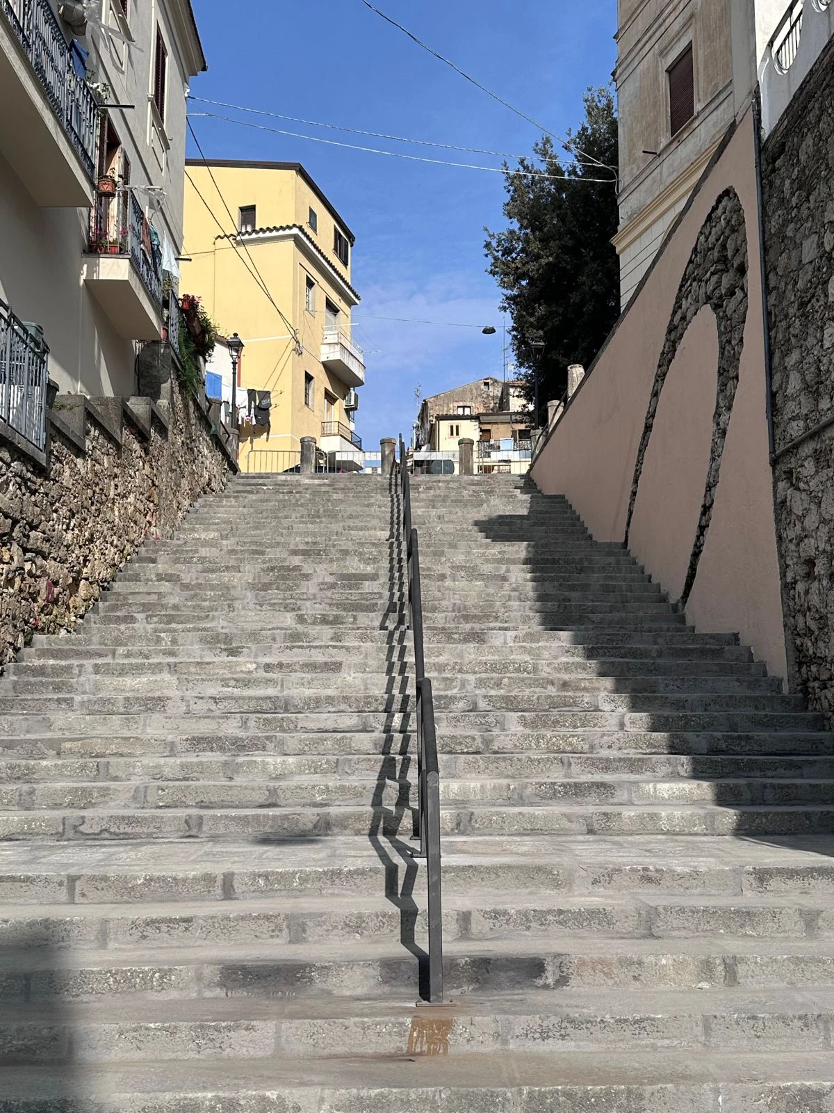 Catanzaro, riaperta la scala della Vallotta 