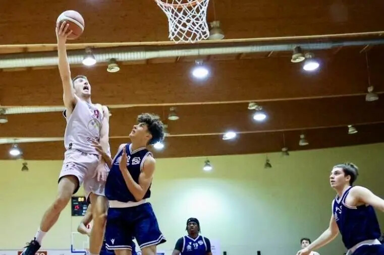 images Basket Academy Catanzaro si consacra al primo posto battendo Svincolati Milazzo 82-74