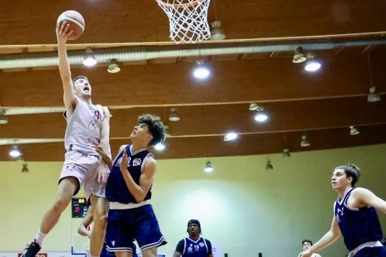 images Basket Academy Catanzaro si consacra al primo posto battendo Svincolati Milazzo 82-74