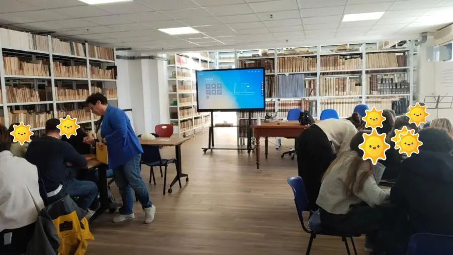 Al Liceo Classico Galluppi il primo incontro del progetto Panchine rosse per contrastare la violenza di genere images Al Liceo Classico Galluppi il primo incontro del progetto Panchine rosse per contrastare la violenza di genere