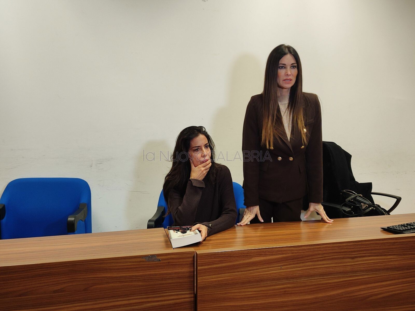 images Catanzaro, presentato il libro "Tradita" di Maria Carboni: ospite speciale Manuela Arcuri