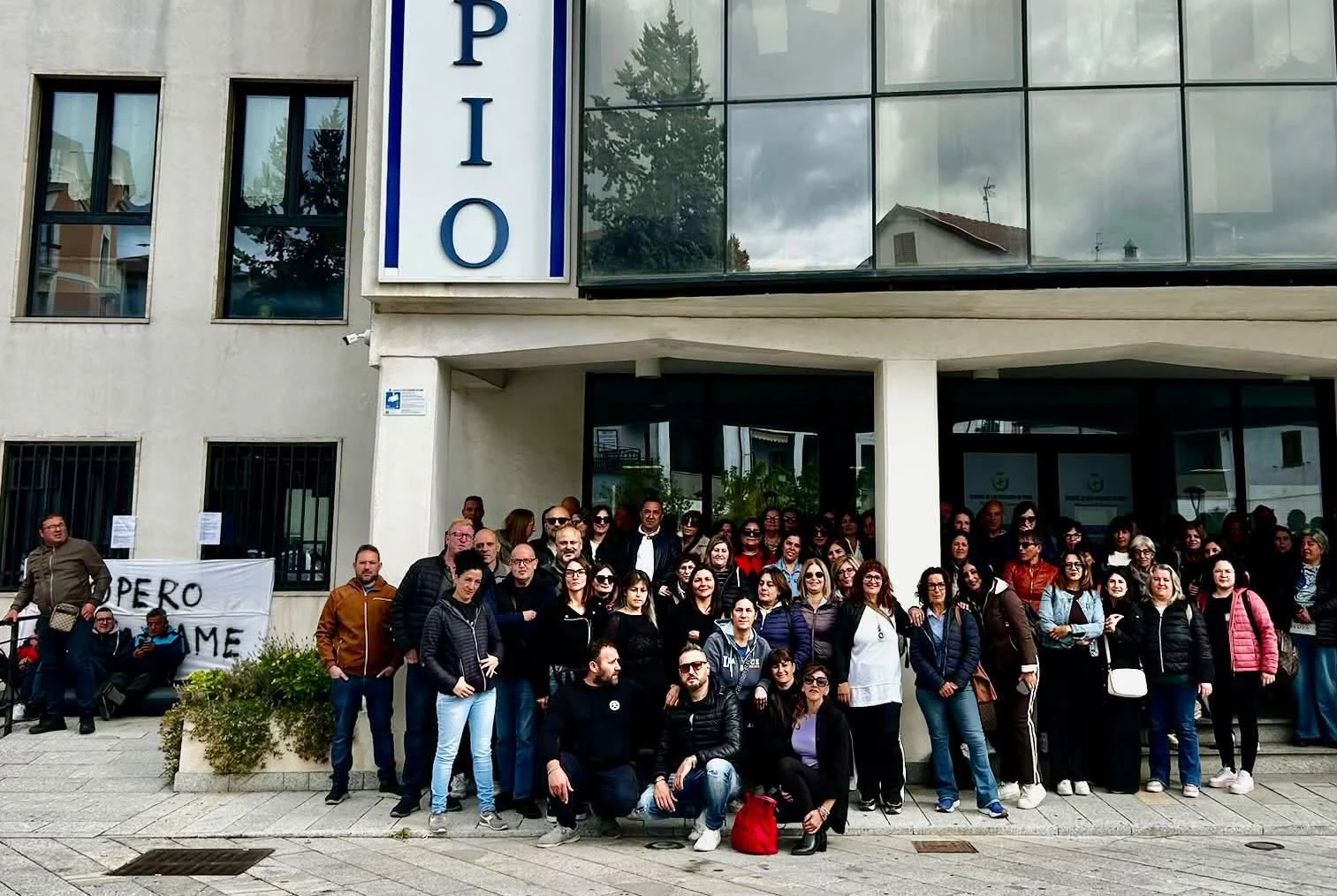 "Invisibili" in sciopero della fame a San Giovanni in Fiore, i Gruppi consiliari di opposizione: "Siamo al fianco dei lavoratori"