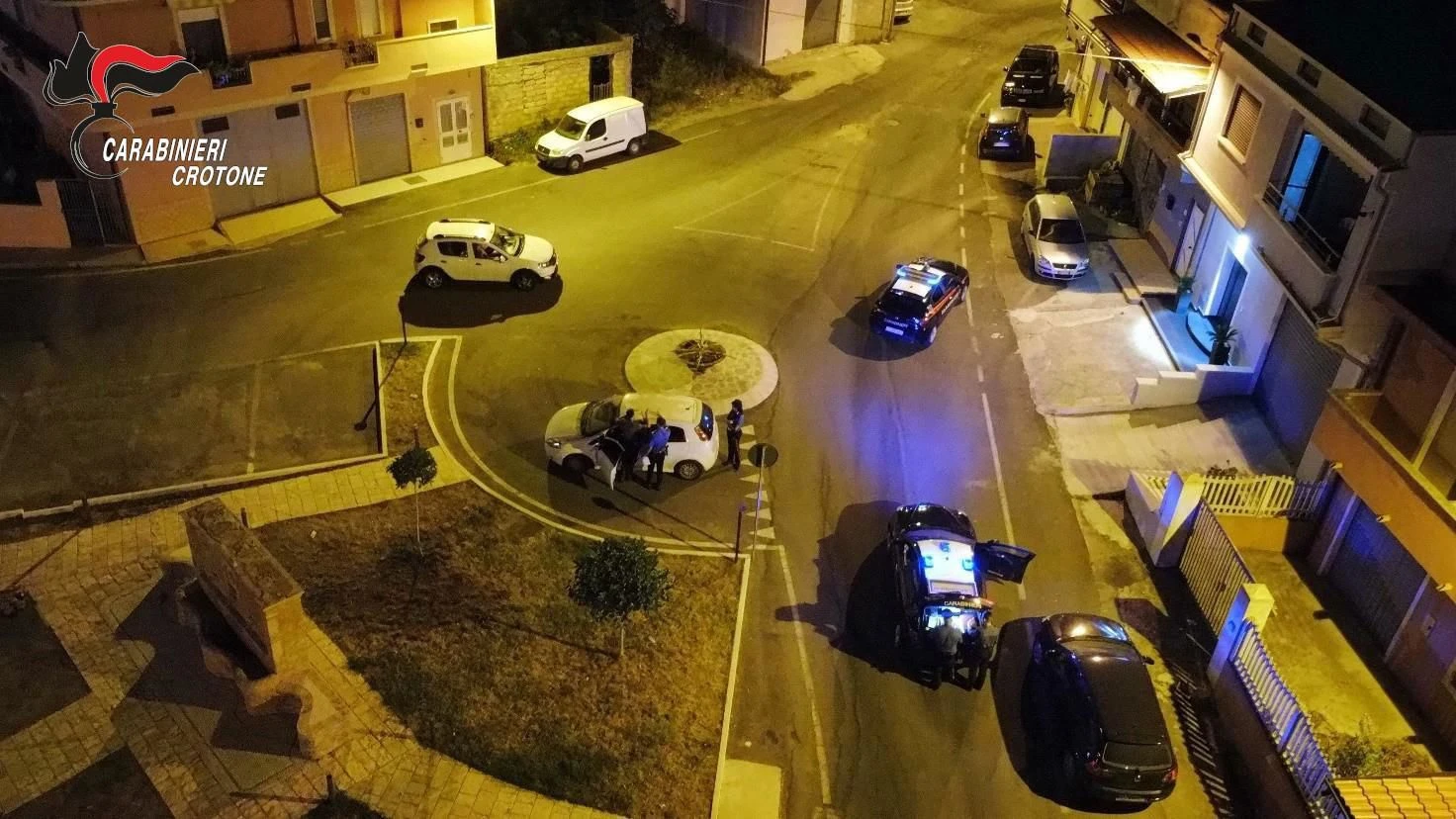 Evade strappando il braccialetto elettronico, arrestato nel Crotonese 