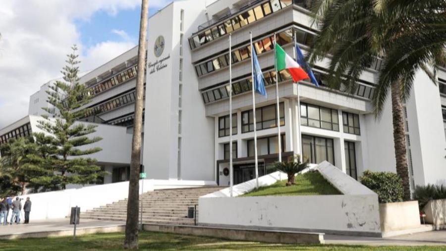 “Ti sbullu!”, giovedì Mancuso e Lomonaco illustrano il concorso images “Ti sbullu!”, giovedì Mancuso e Lomonaco illustrano il concorso