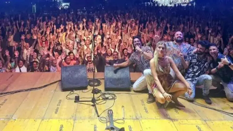images A Simeri Crichi il divertimento è di casa: in tanti alla performance di Santino Cardamone
