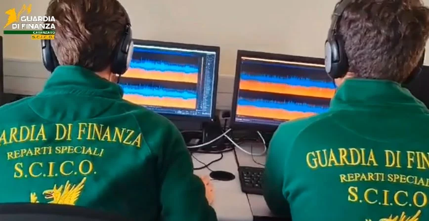 Catanzaro, aste truccate e truffe aggravate: gli indagati discutevano "esplicitamente delle attività illecite"
