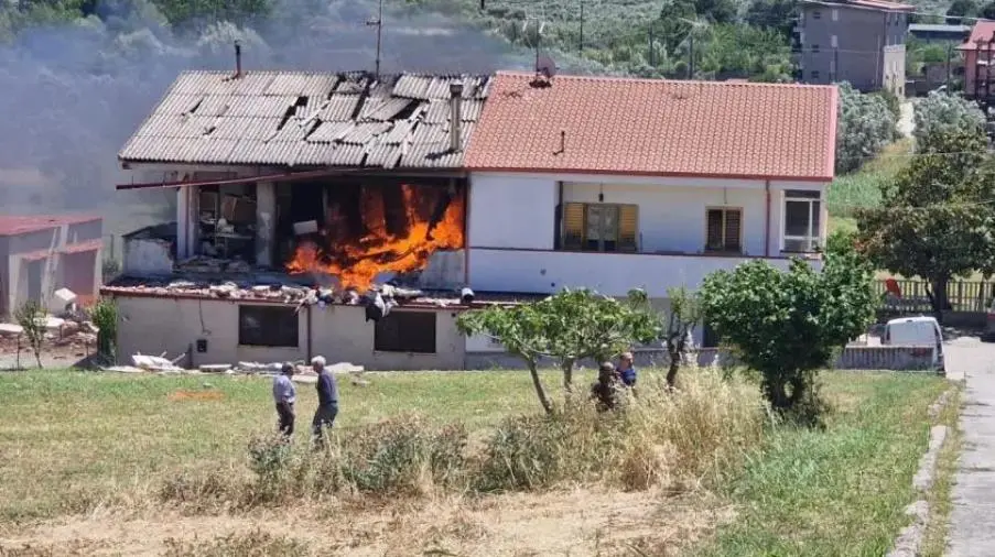 images Esplosione in una casa a Martelletto di Settingiano