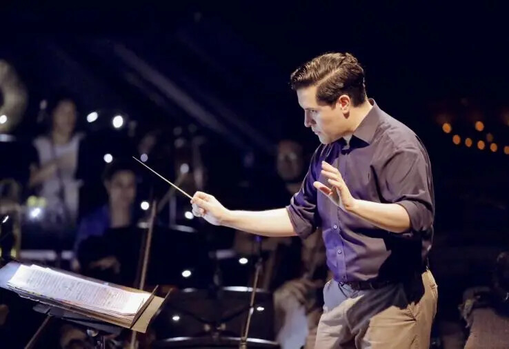 images La bacchetta internazionale di Felipe Tristan per il concerto “Passione e spirito” al Teatro Politeama di Catanzaro