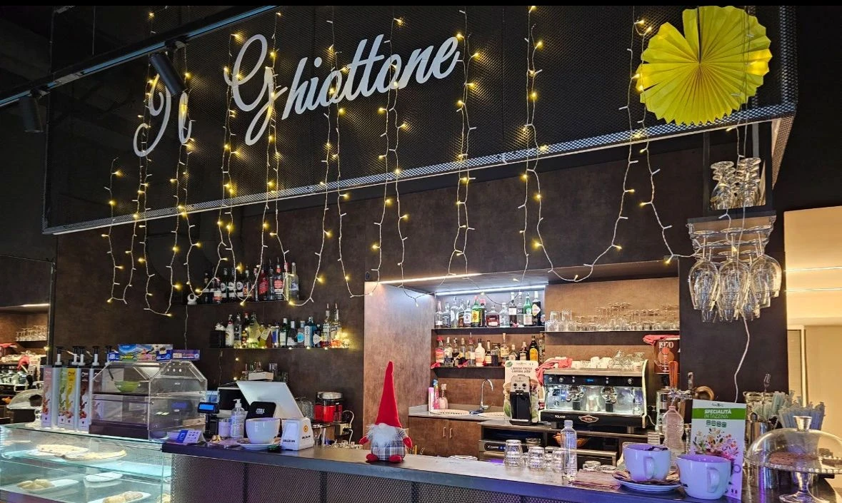 Nel centro di Catanzaro Il Ghiottone 4.0: cucina mediterranea, pizza e format serali