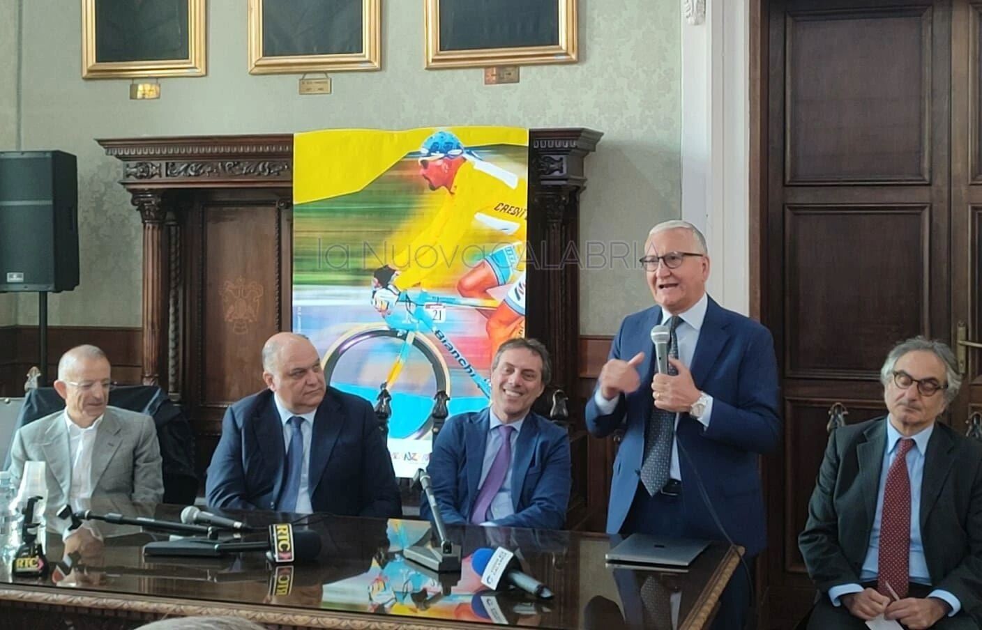 images Catanzaro, tutto pronto per accogliere il Giro d'Italia: presentata la tappa del 12 maggio