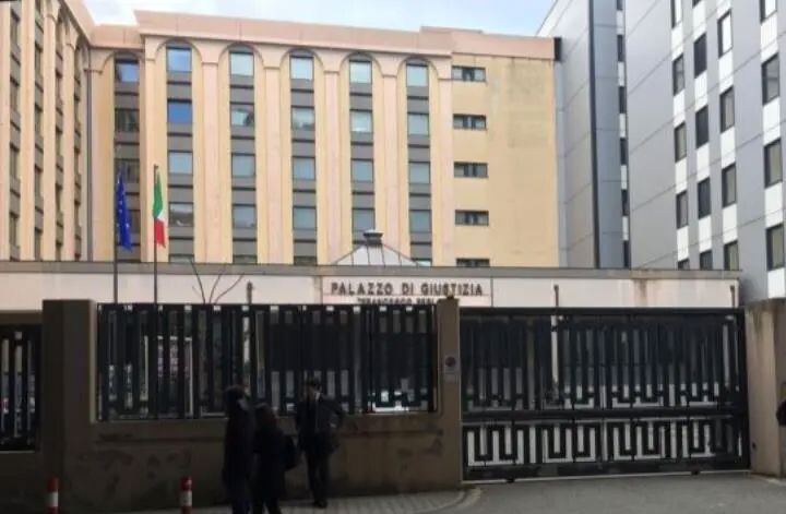 images Catanzaro, vigile del fuoco volontario reintegrato d'urgenza: il giudice sospende la cancellazione del Ministero  