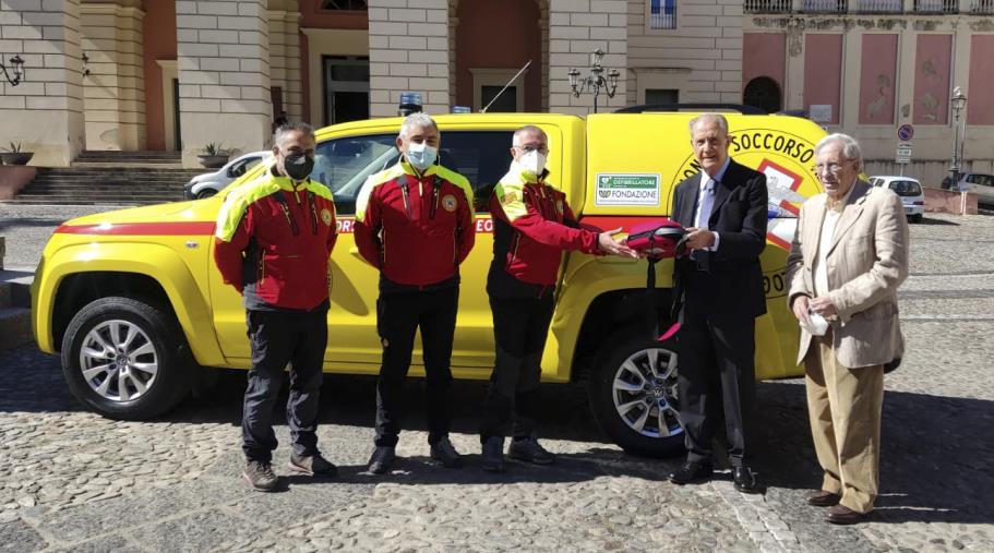 La Fondazione Carical dona 10 defibrillatori al Soccorso Alpino e Speleologico Calabria images La Fondazione Carical dona 10 defibrillatori al Soccorso Alpino e Speleologico Calabria