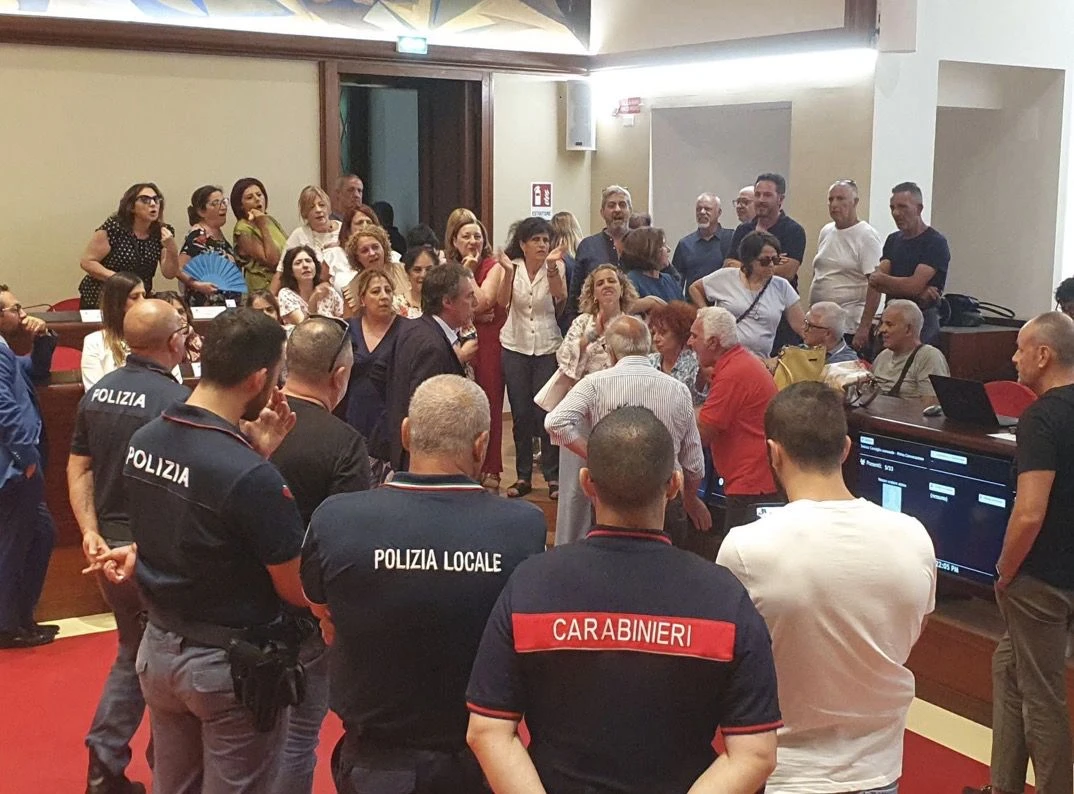 Catanzaro Servizi, i consiglieri comunali: “120 lavoratori senza stipendio, ora servono risposte certe”