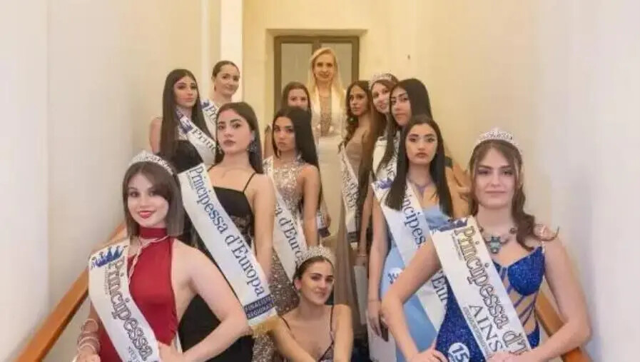 images Miss Principessa d’Europa, reginette la reggina Ilary Agostino e la girifalcese Doris Signorello