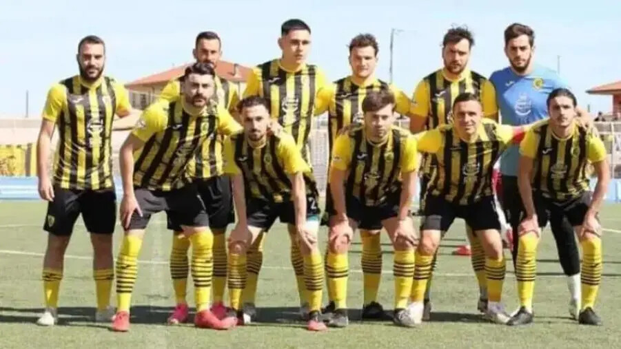 Coppa Calabria, estasi AEK: la coppa va a Crotone, Bovalinese k.o. images Coppa Calabria, estasi AEK: la coppa va a Crotone, Bovalinese k.o.