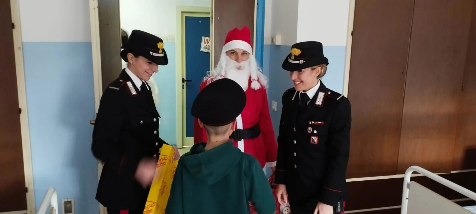 Locri, “Tradizione vicinanza”: i carabinieri insieme ai bambini &nbsp;