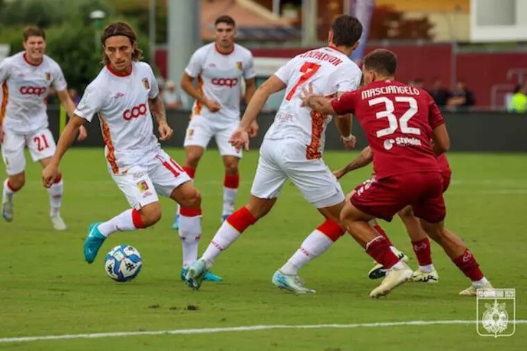 images Serie BKT, Catanzaro e Cremonese in campo alle 20.30: le formazioni ufficiali