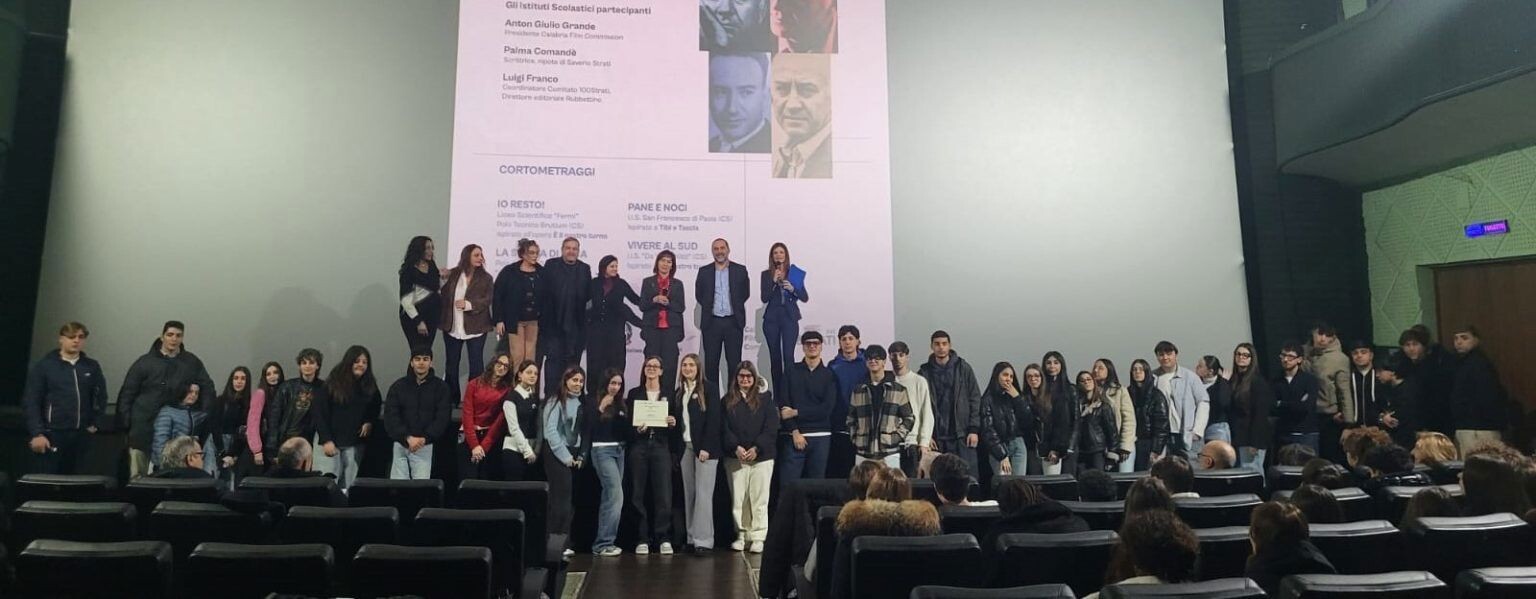 Si conclude a Cosenza il progetto "100Strati", Micheli: “Esperienza virtuosa da replicare in altre scuole” images Si conclude a Cosenza il progetto "100Strati", Micheli: “Esperienza virtuosa da replicare in altre scuole”