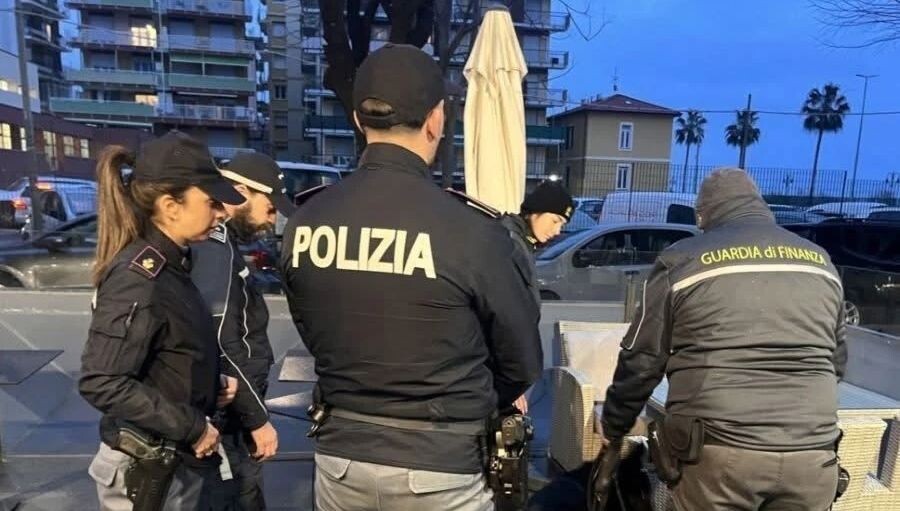 images Irregolarità sulla sicurezza e lavoro in nero, sospesa discoteca nel Catanzarese 