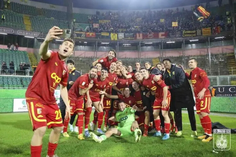 images Aquile di nuovo in campo guardando lo Spezia