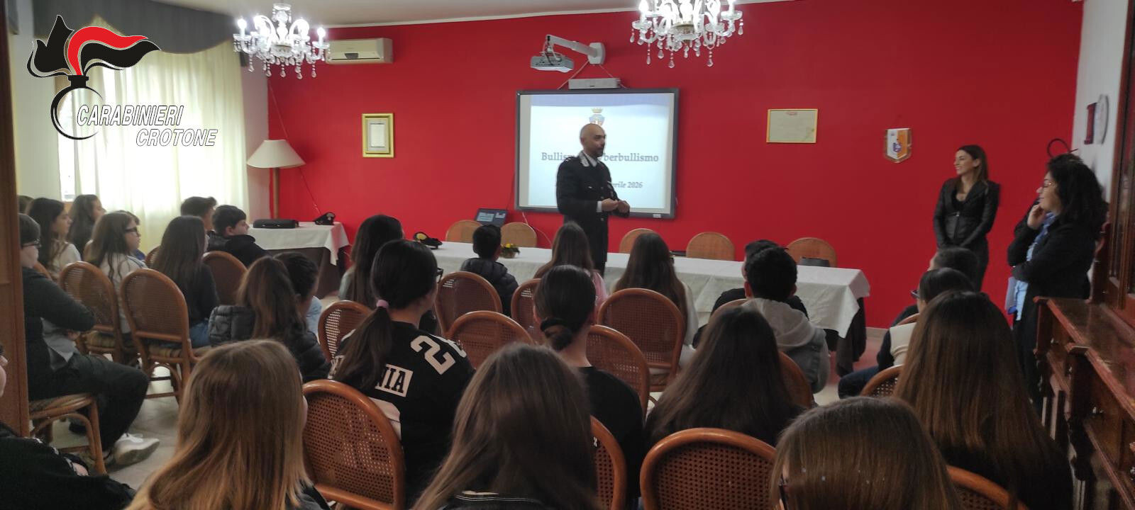 images Isola Capo Rizzuto, i Carabinieri incontrano gli studenti: focus su legalità, bullismo e rischi della rete