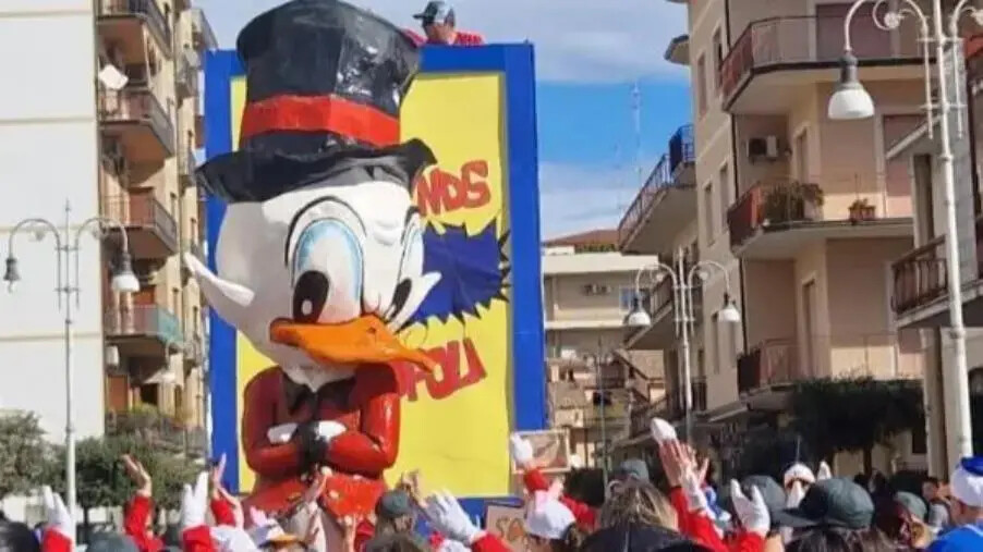 images Successo per il carnevale di Locri, Cutrona: "Lavoriamo sempre per far crescere la città"