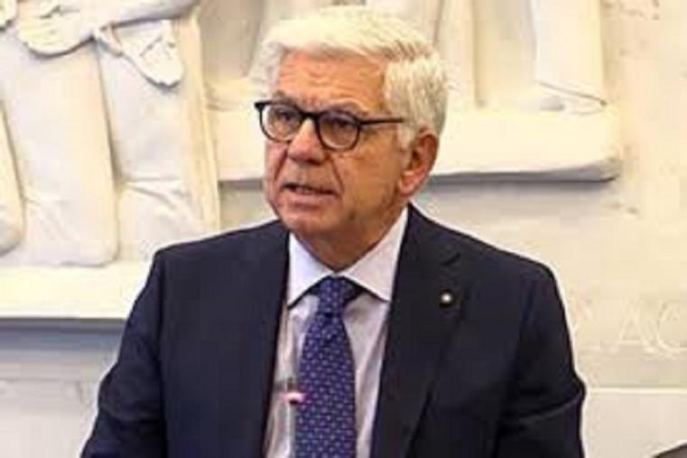 images Politica e finanziamenti. A Caltanissetta indagato l’ex questore di Catanzaro, Arturo De Felice