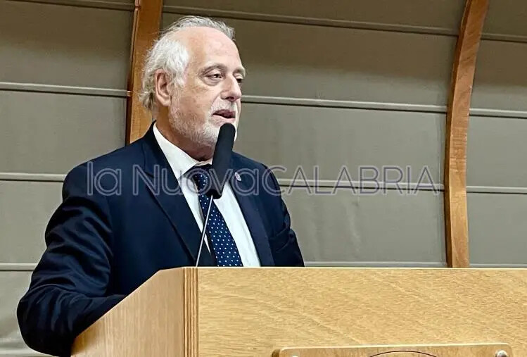 Scandalo Umg e Asp a Catanzaro, torna in libertà l'ex rettore De Sarro images Scandalo Umg e Asp a Catanzaro, torna in libertà l'ex rettore De Sarro