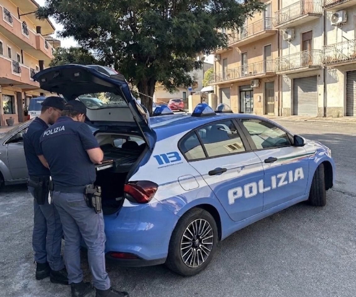 images     Maxi controlli della Polizia tra Crotone e Isola Capo Rizzuto: sanzioni per oltre 5 mila euro