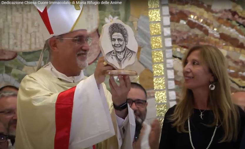 images Dal carcere di Catanzaro alla chiesa di Natuzza: i detenuti realizzano l’effigie del volto della mistica 
