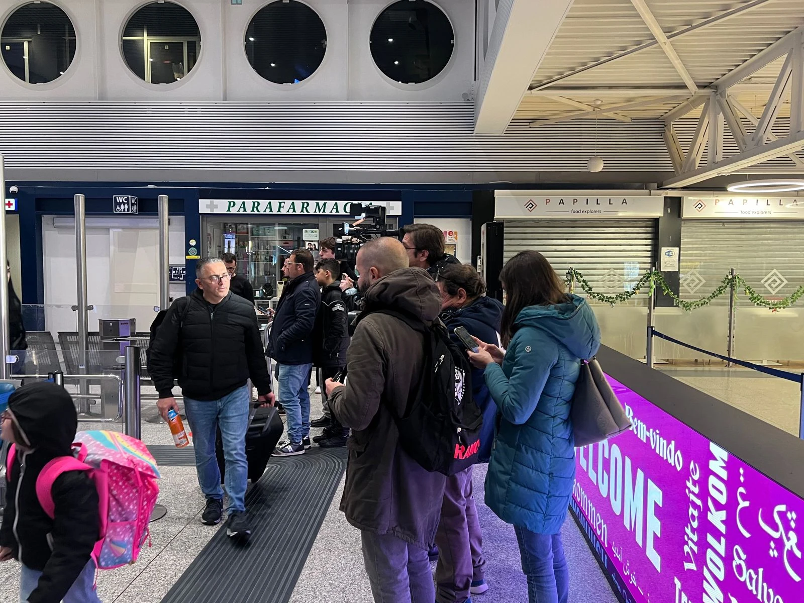 Il rientro degli studenti calabresi da Dubai: diretta dall'aeroporto di Lamezia