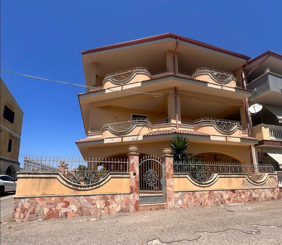 images “Approdi di Legalità”: a Isola di Capo Rizzuto un bene confiscato diventa presidio giovanile di partecipazione 