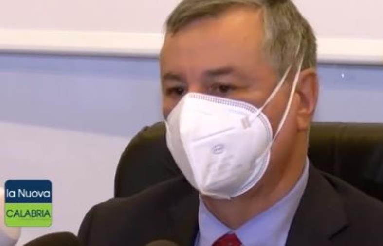 images Asp di Crotone, il commissario Sperlì: "Ultimata la prima fase dei vaccini e riattivato il laboratorio dei tamponi" 