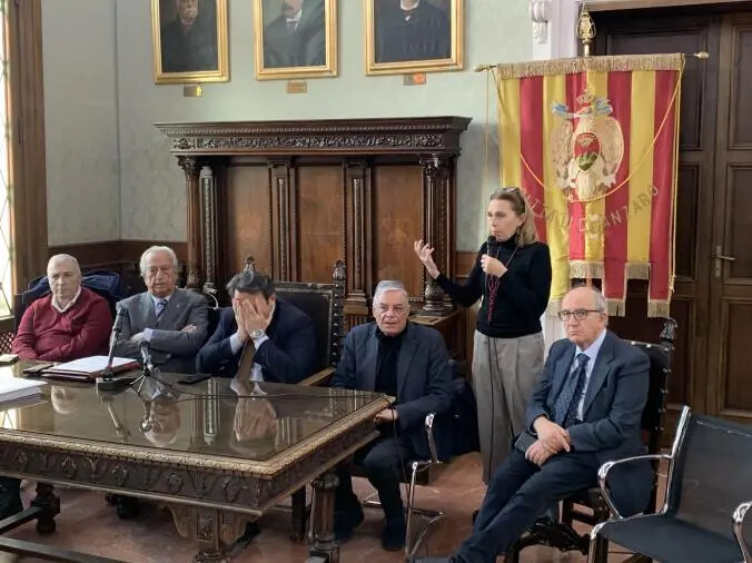 images Catanzaro, dolore per la morte di Donatella Aloisi: giornalista, politica e prof molto amata