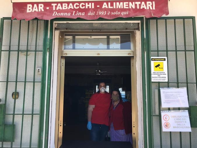 images Riapre "donna Lina" e sulla costa ionica fiorisce l’estate. La storica bottega di panini a Stalettì  e la sua titolare 90enne hanno vinto sul CoronaVirus