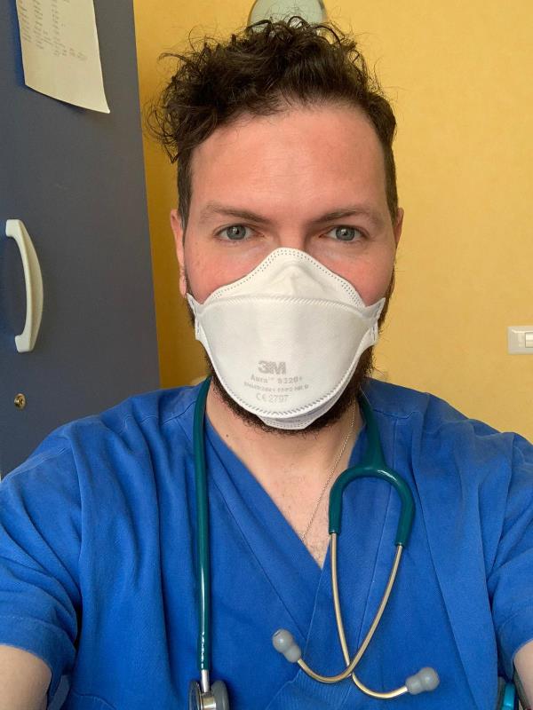 Coronavirus. La lettera di un pediatra dall'inferno lombardo: "Non siamo eroi, abbiamo scelto questo lavoro per aiutarvi" images Coronavirus. La lettera di un pediatra dall'inferno lombardo: "Non siamo eroi, abbiamo scelto questo lavoro per aiutarvi"