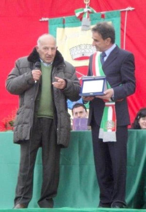 L'addio di Drapia all'ex sindaco Giuseppe Mollo. "Con lui scompare un un pezzo di storia del nostro comune" images L'addio di Drapia all'ex sindaco Giuseppe Mollo. "Con lui scompare un un pezzo di storia del nostro comune"