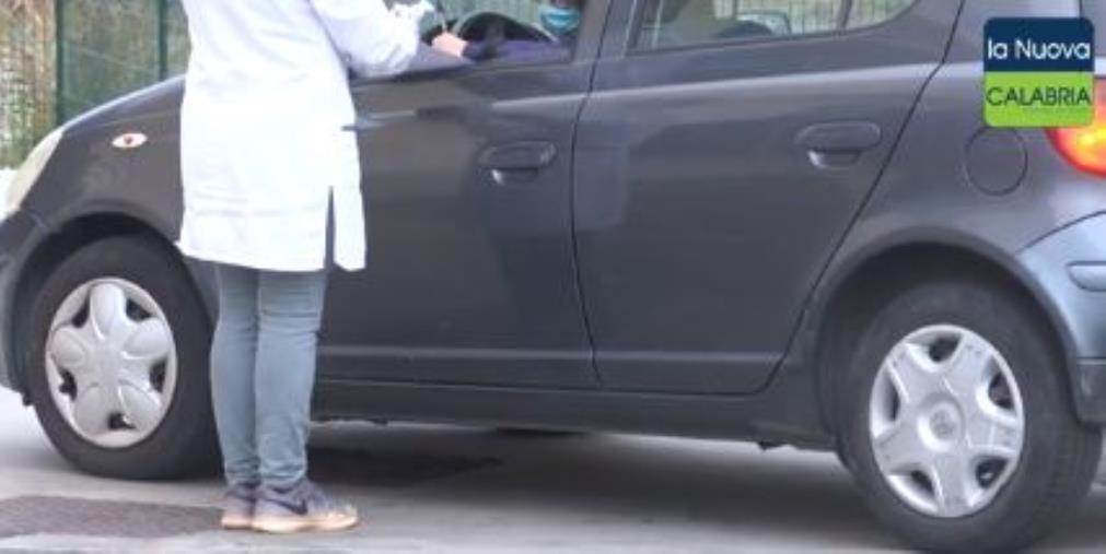 images Tamponi in auto, protocolli e i diversi test Covid: ecco come funziona un laboratorio a Catanzaro (VIDEO)