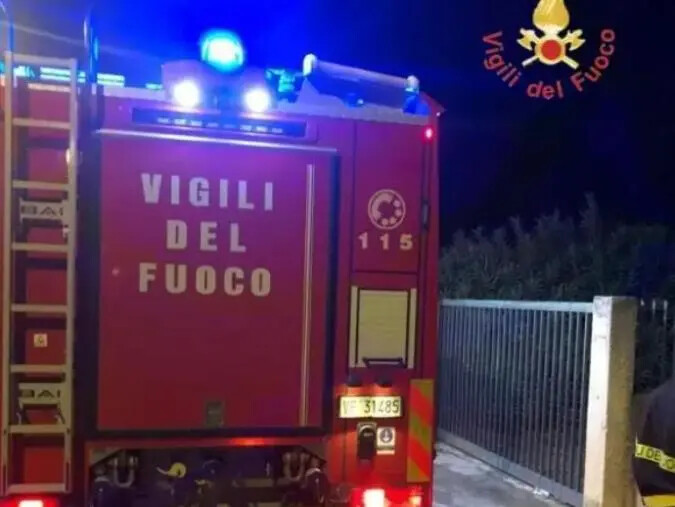 Borgia, va a fuoco la cucina e il giovane figlio del proprietario si salva rifugiandosi in veranda images Borgia, va a fuoco la cucina e il giovane figlio del proprietario si salva rifugiandosi in veranda