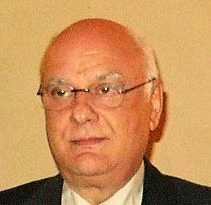 Castrovillari, dal governo della città al grido per Gaza: l’esordio in versi di Franco Blaiotta